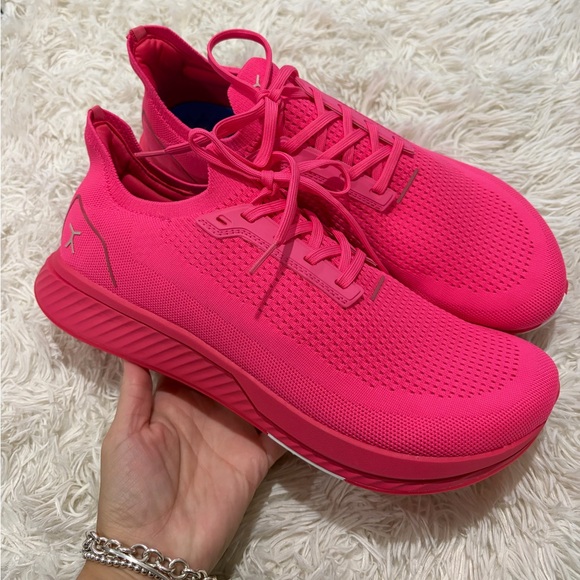 FLUX ADAPT RUNNER - Men’ssize 12.5 Women’s size 14 - neon pink color